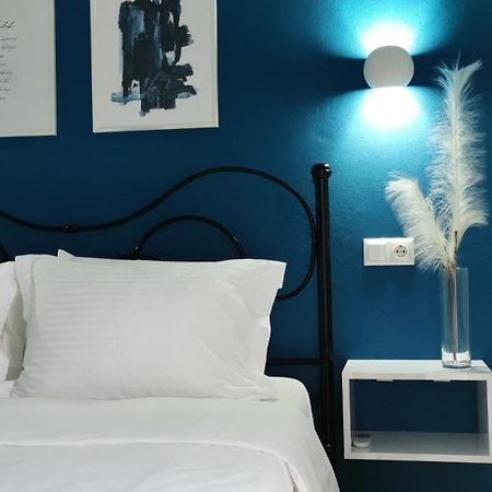 W Pearl Suite Néa Péramos Exterior foto